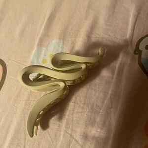 Stylish Cream Hair Clip
